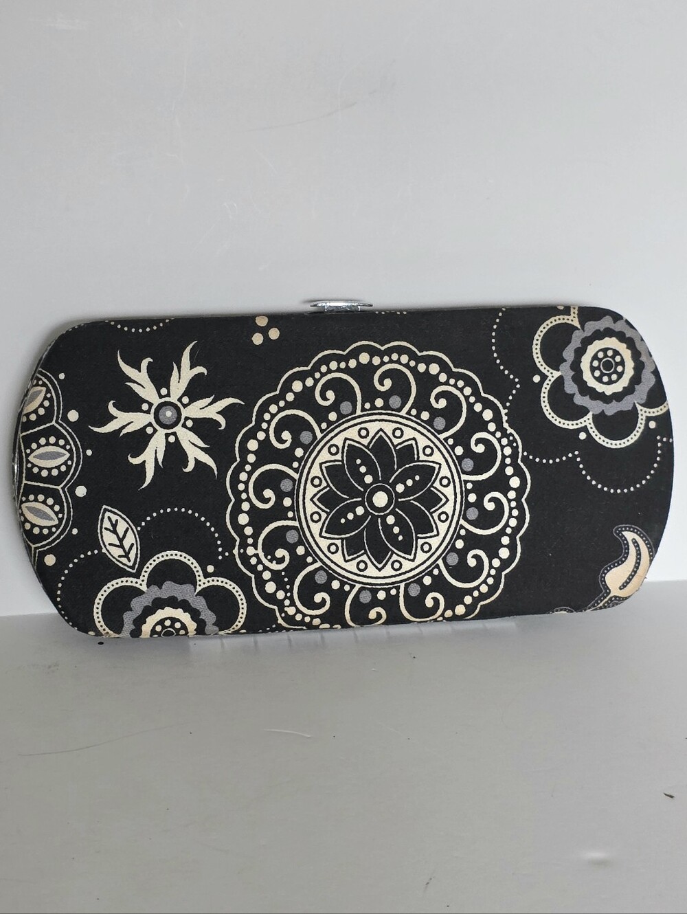 Thirty-one Black Floral Pattern Hard Case Women's Clutch Wallet